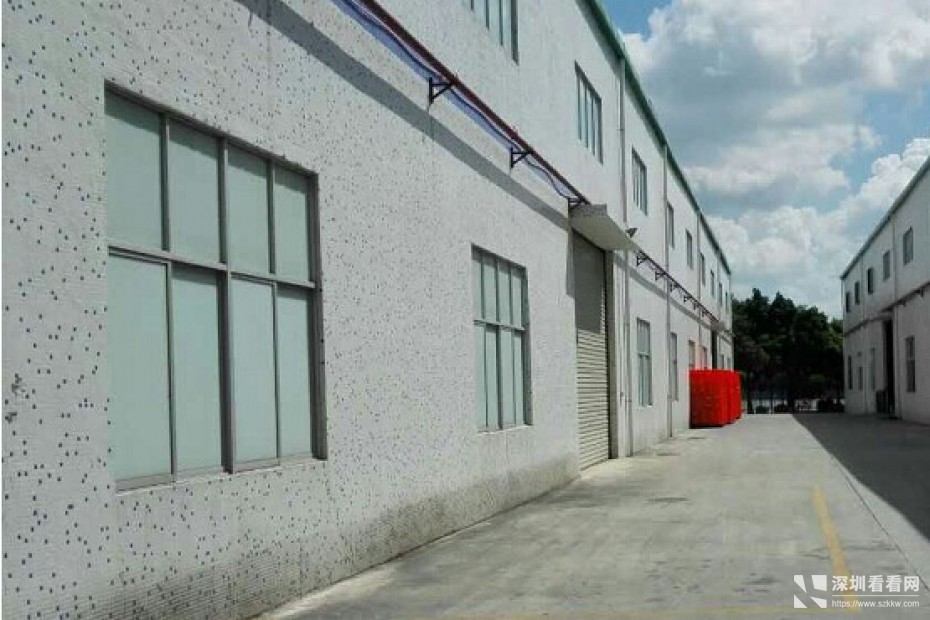 12米高带牛腿独院钢构4800平米出租