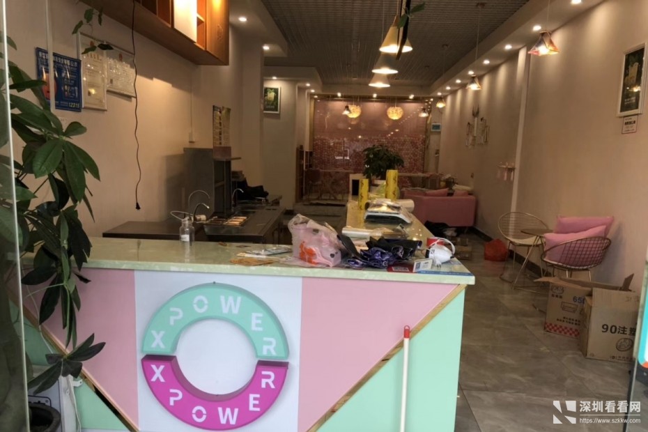 公明中心现成奶茶铺面低价转让