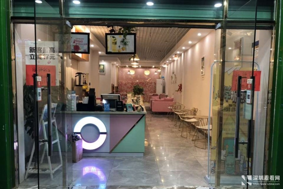 公明中心现成奶茶铺面低价转让