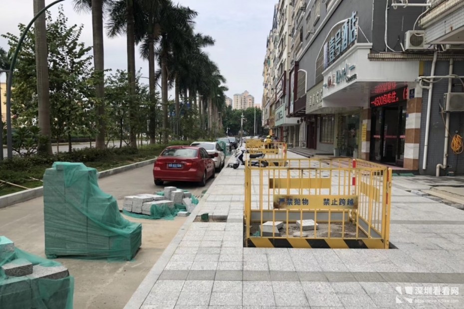 公明300平方米超大铺面两房一厅出租