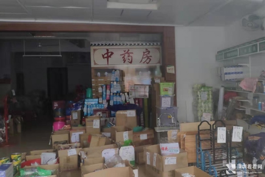 公明下村门面店铺招租面积大袋装修原是一家药店