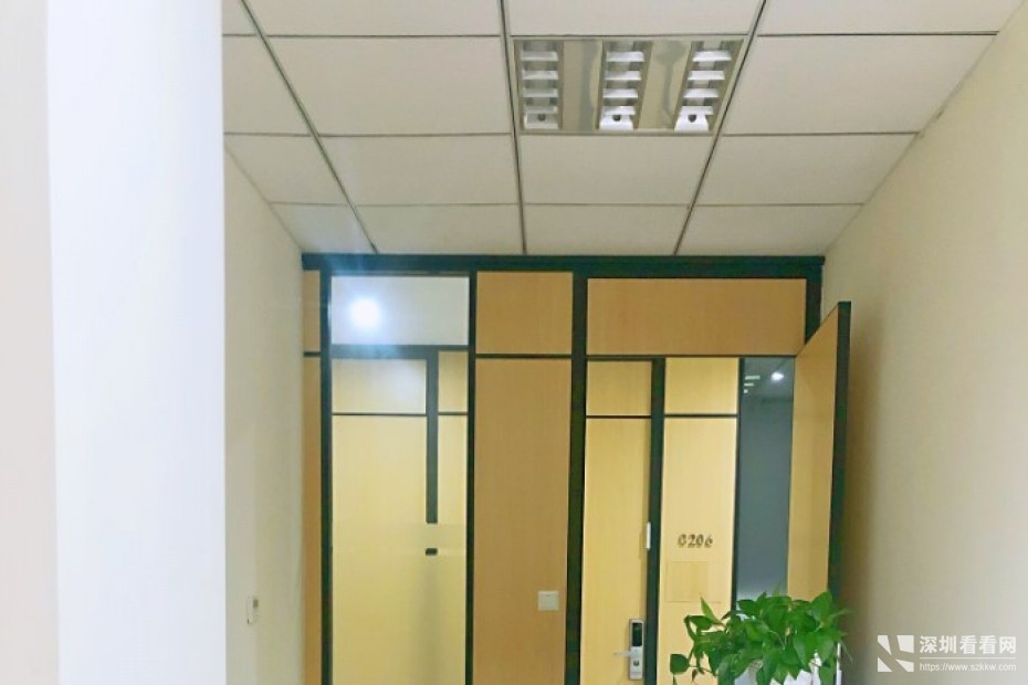 服务式办公室三人间 劲爆特价：3000元/月（仅此一间）