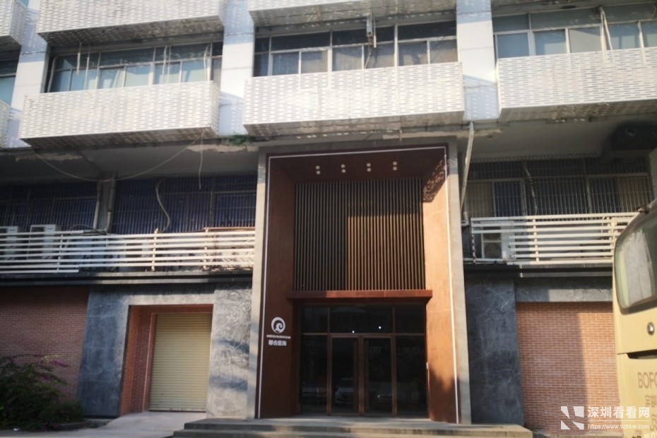 出租罗湖区水贝地铁口写字楼88平，豪华装修，可注册公司