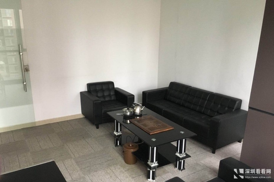 龙岗中心城正中时代广场业主急租独立精装户型230平至520平送免租期