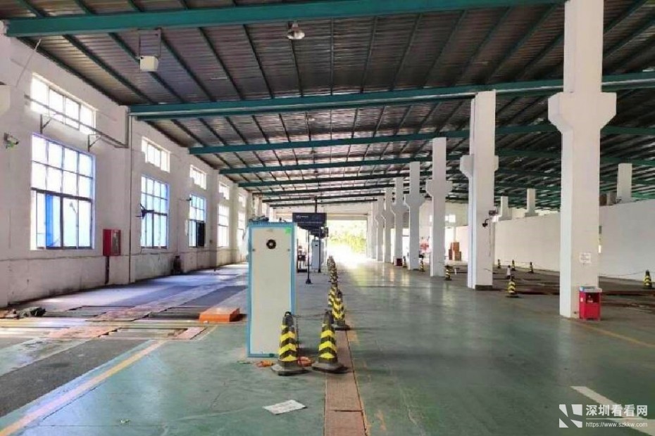 龙岗宝龙街道大工业园内，现成汽车检测站转让3100平米