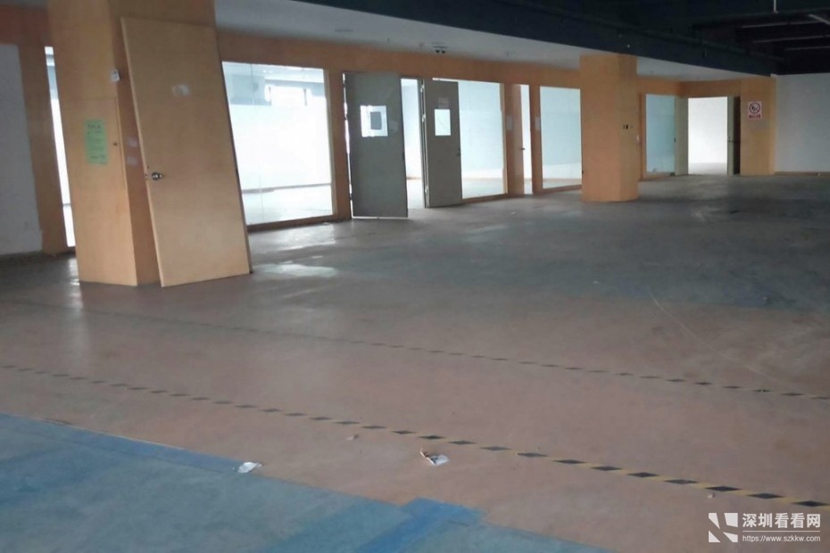 龙岗坪地原房东红本厂房一楼1000平米特价厂房出租