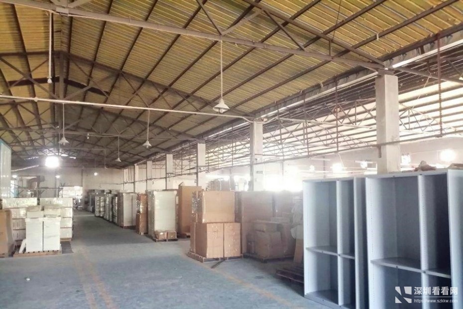 坪地靠山边钢构厂房招租