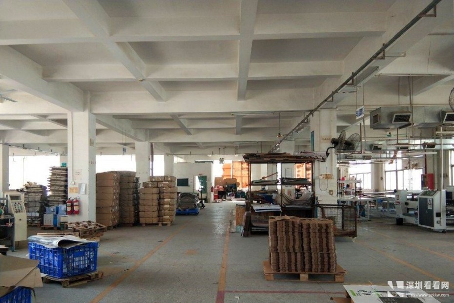 平湖主干道空出1100平精装厂房高度4.5米使用率8成空地大