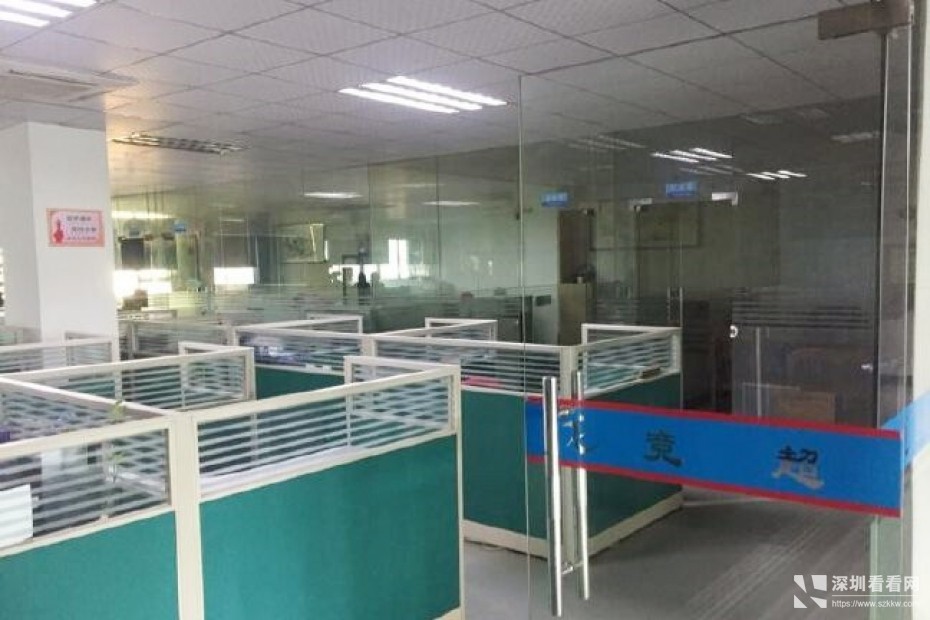 龙岗宝龙大型工业园楼上整层带装修2800平出租