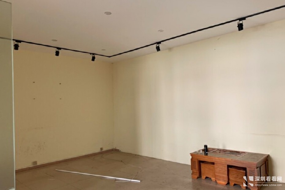 横岗安良万骏隆广场边新出现成服装厂房486平方米招租空地大