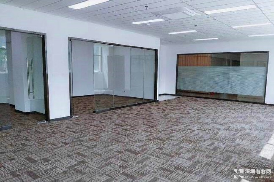 平湖华南城十号地铁口电商园内小面积厂房200平方出租