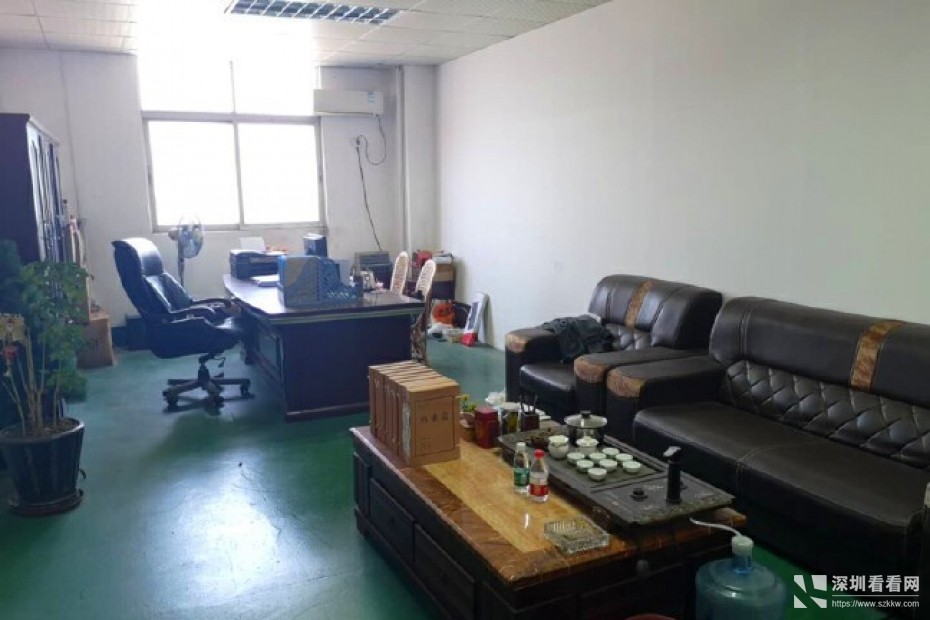 真实资源龙岗龙东楼上780平方米精装修厂房转租适合电子电商