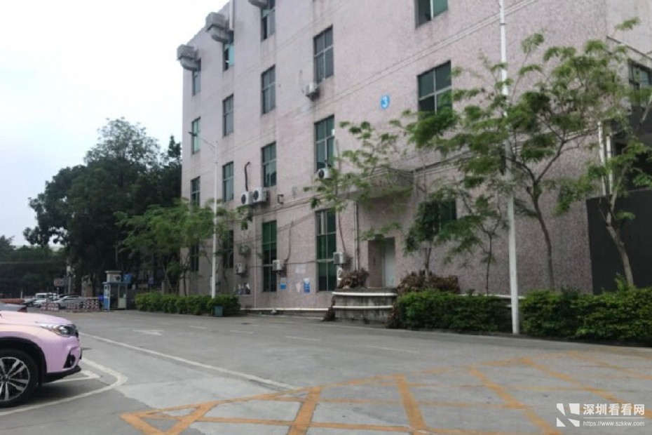 龙岗五联红本厂房一楼楼上各有仓库、厂房600平招租！带办公室