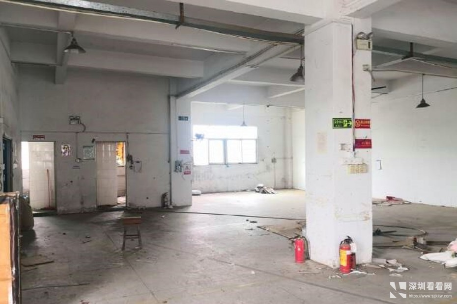 龙岗五联原房东楼上面积800平厂房出租