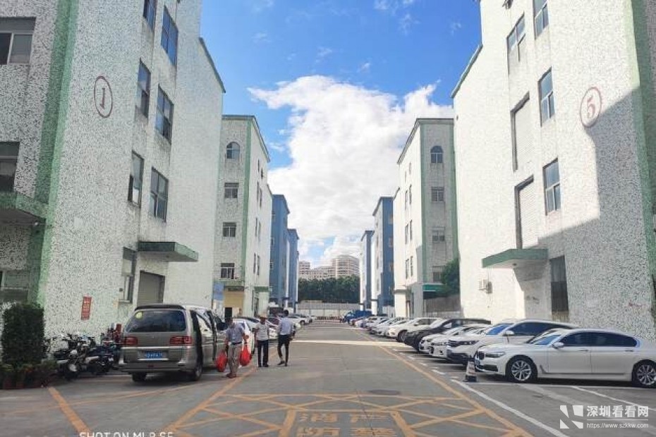 龙华工业区楼上2000平无尘车间厂房出租，不需转让费