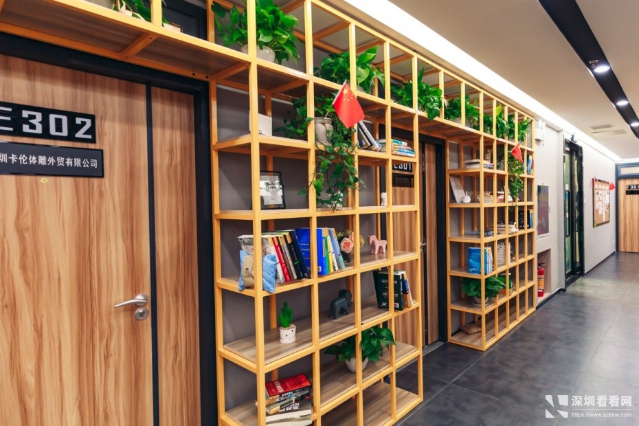 西乡街道办对面107国道新城广场大厦共享办公室工位卡位出租 仅680全包