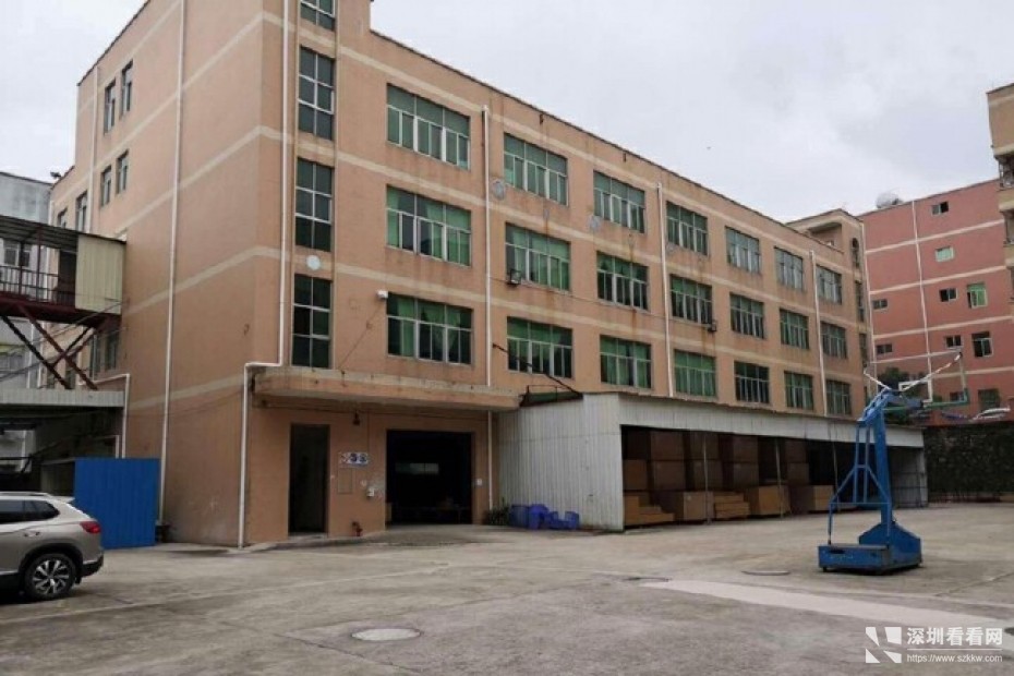 坪山坑梓新出楼上1650平带精装修厂房出租