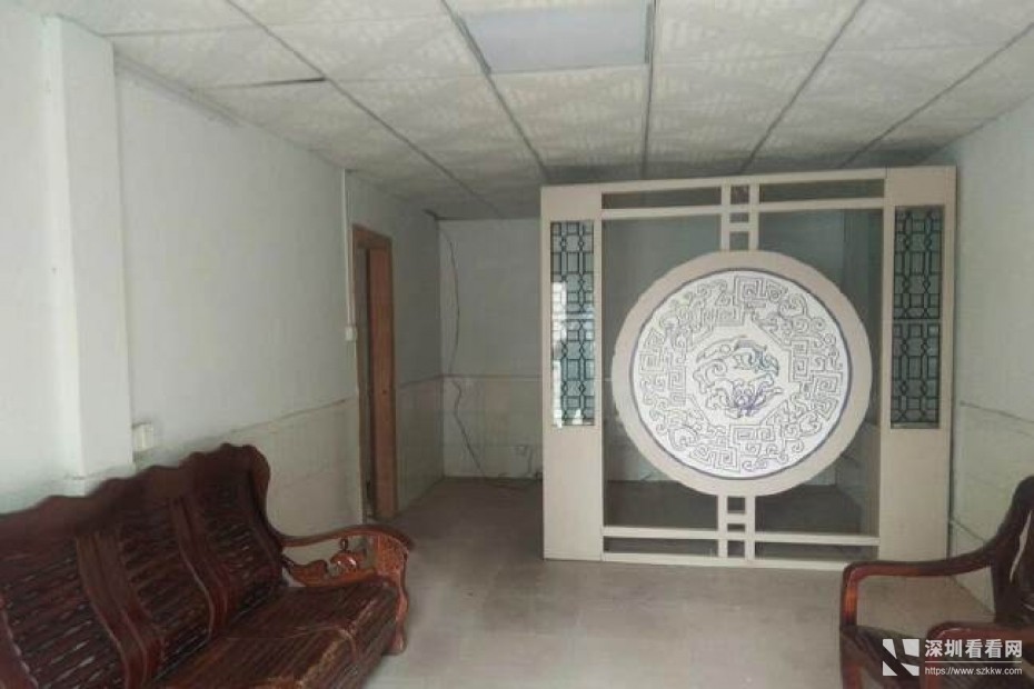 塘厦镇标准厂房2楼1500平方，带办公室装修，水电齐全