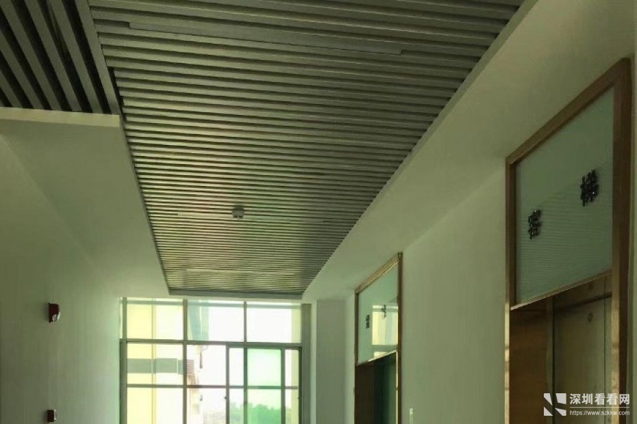 坂田杨美地铁旁红本厂房楼上4000平带装修100平方起租