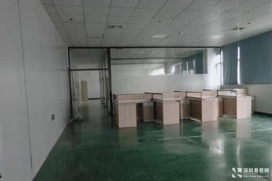 坪山主干道边上1260平出租精装修带办公室前台厂房低价出租