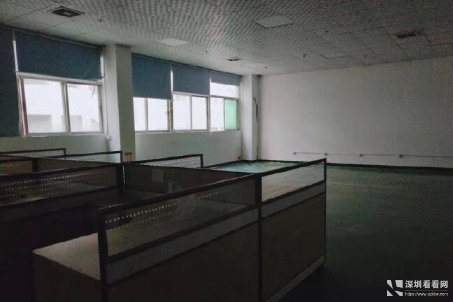 坪山主干道边上1260平出租精装修带办公室前台厂房低价出租