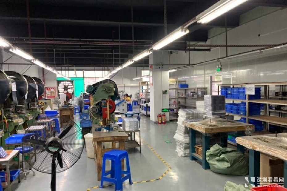 公明二楼1100平米厂房出租，带精装修