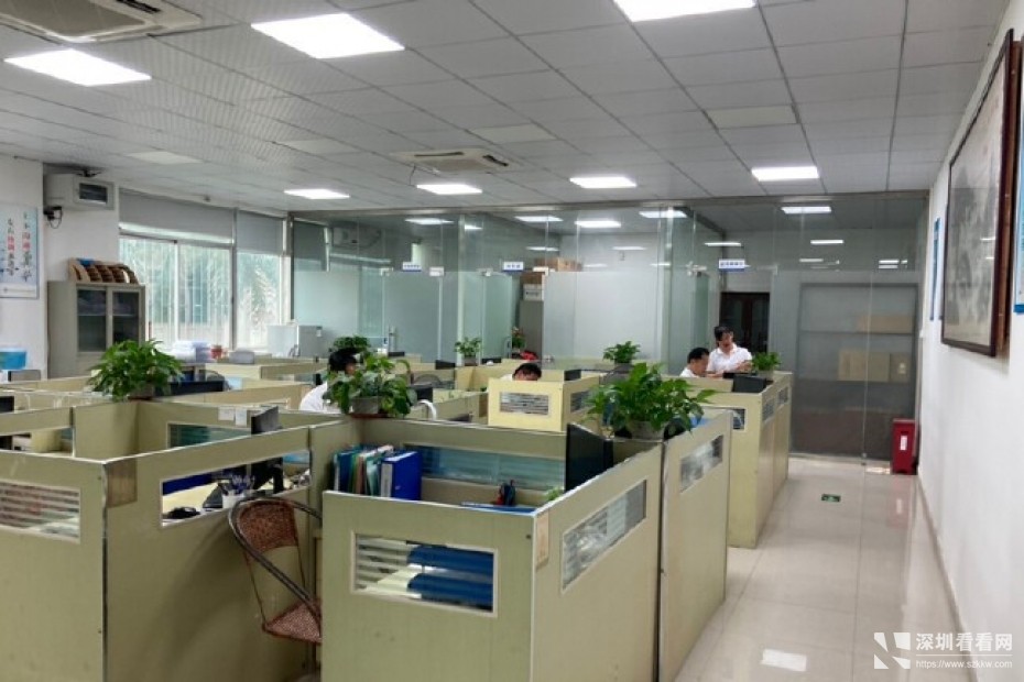 公明二楼1100平米厂房出租，带精装修