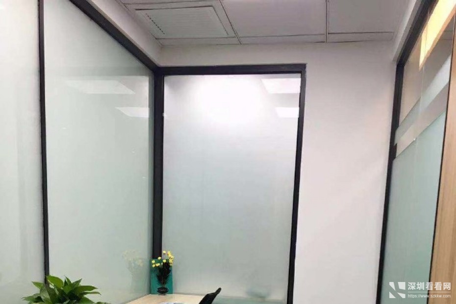 龙岗商务中心精装办公室红本租凭 包水电物业管理费