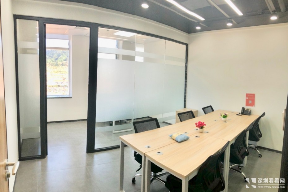 龙华精装办公室出租，租期灵活，租金全包，可申请创业补贴