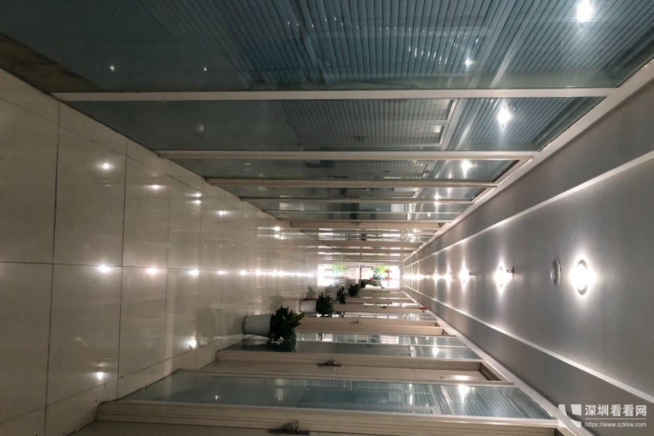 10至50平龙华小办公室出租精装带家私980元起可银行开户