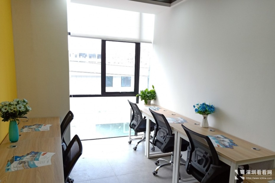 宝安独立小办公室配有会议室洽谈区精装出租送注册地址
