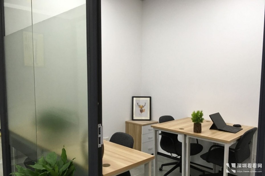 宝安精装办公室出租，租期灵活，免杂费配有红本注册公司