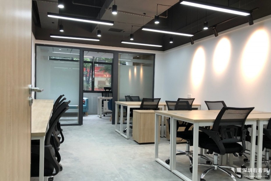 188平起！ 布吉靠近地铁口！精装带带全套家私写字楼出租