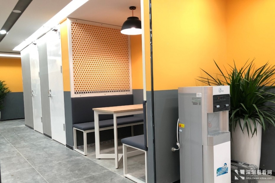 布吉创意园写字楼直租，符合深圳补贴政策！免水电物业费