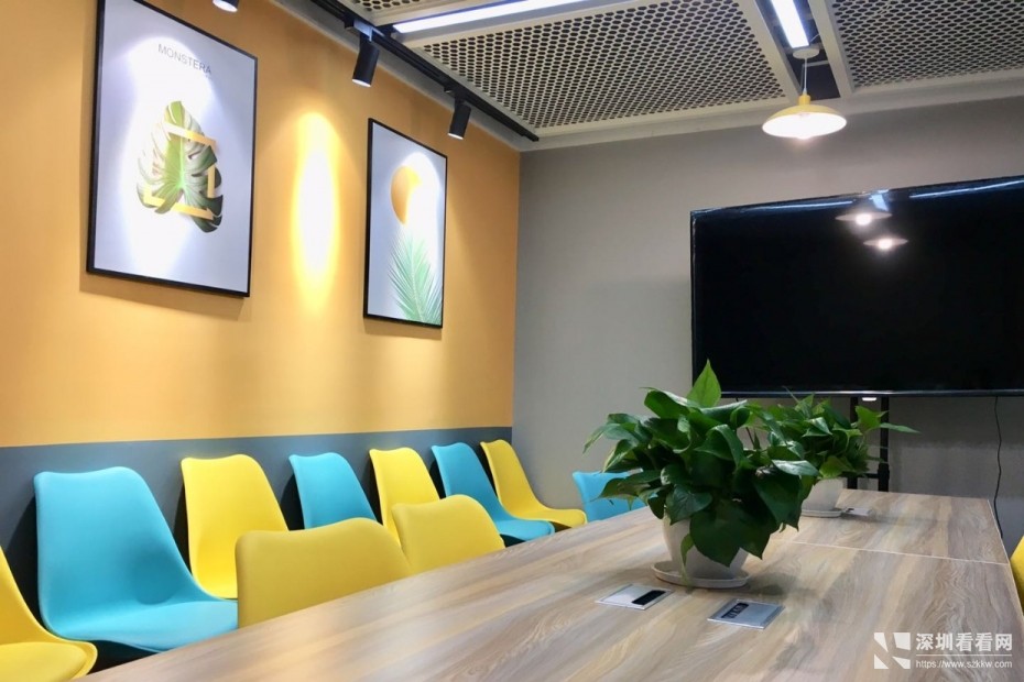 西乡独立办公室直租2一10人办公室卡位低至580元起租