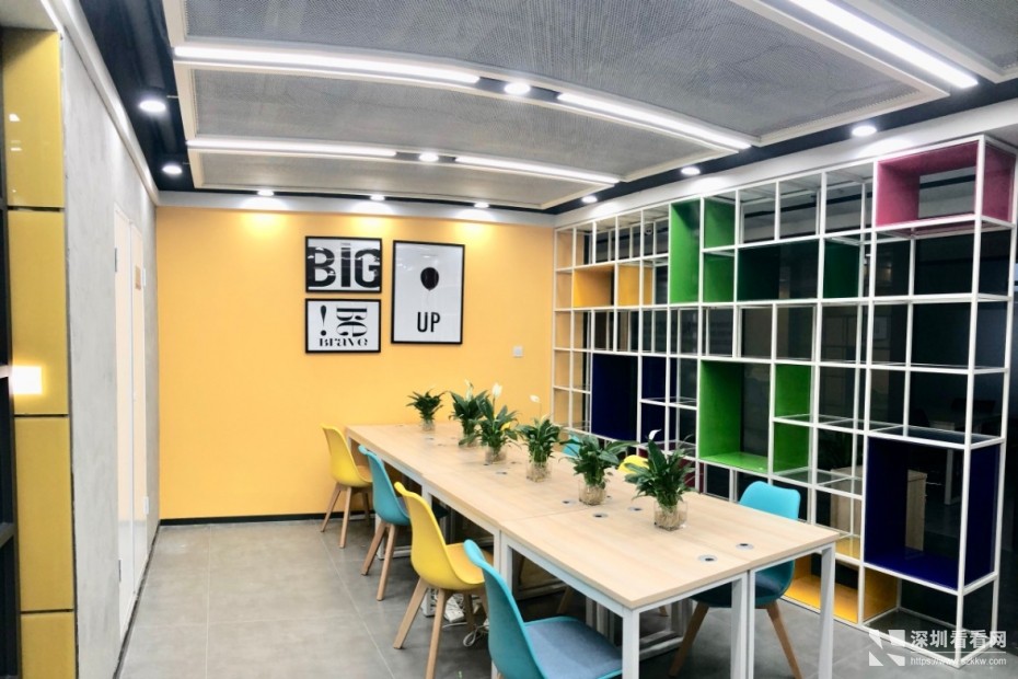 深圳东站布吉长龙地铁口会议室培训室设备齐全可按小时租