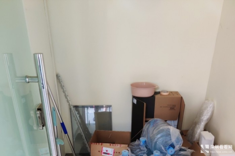 深圳南山办公室整套转租带办公家具