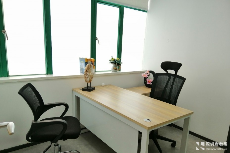 精装办公室直租提供完善的配套服务创客齐聚免中介