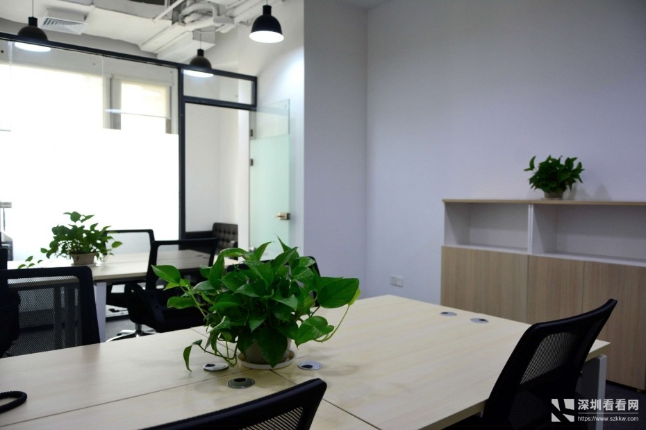 免免免一切杂费全免仅需拎包办公带上电脑就可办公很适用于短期