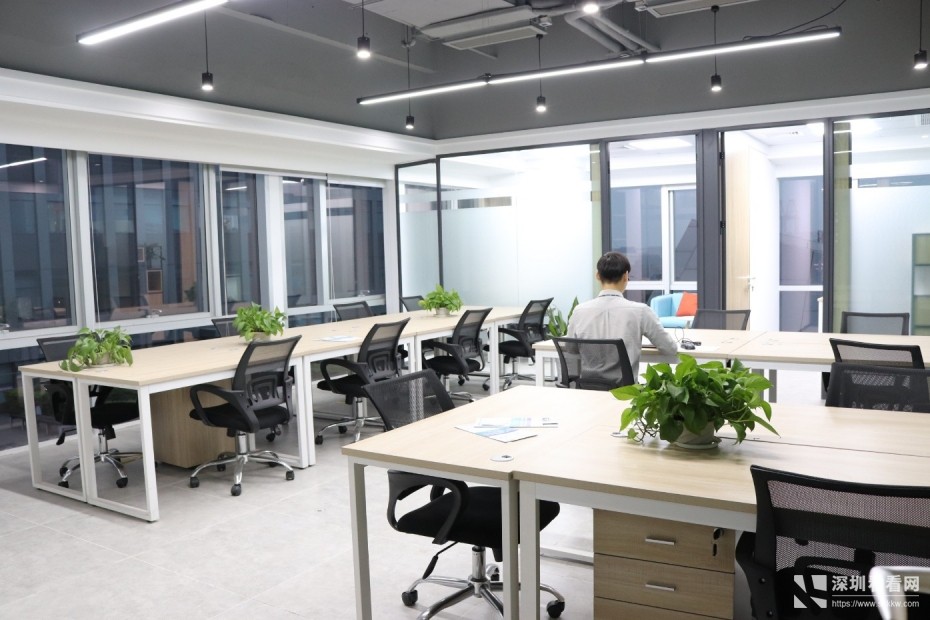 即租即用可注册的办公室带电脑即可办公