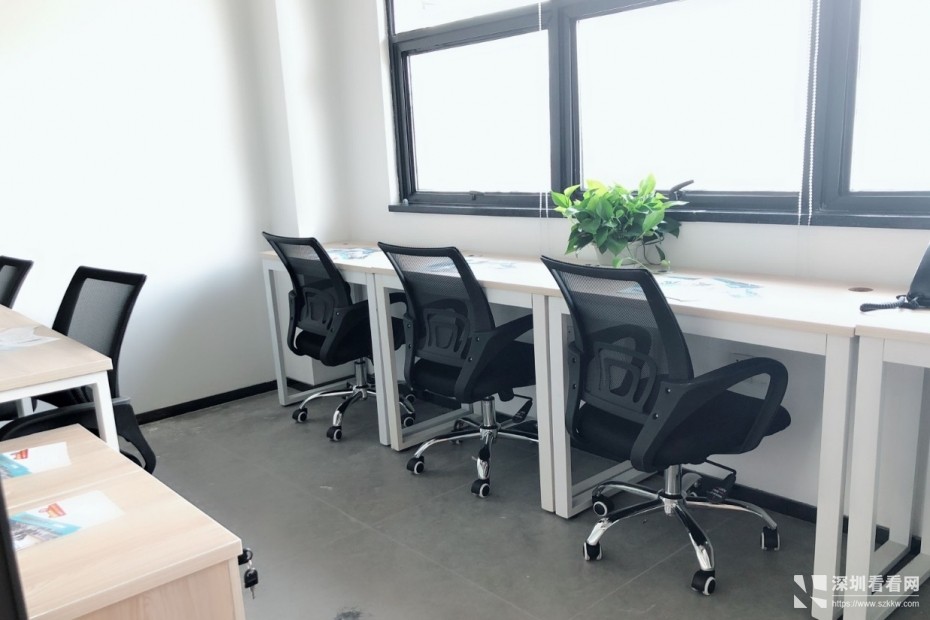 龙岗孵化基地办公室1080每月可提供红本申请补贴带家私