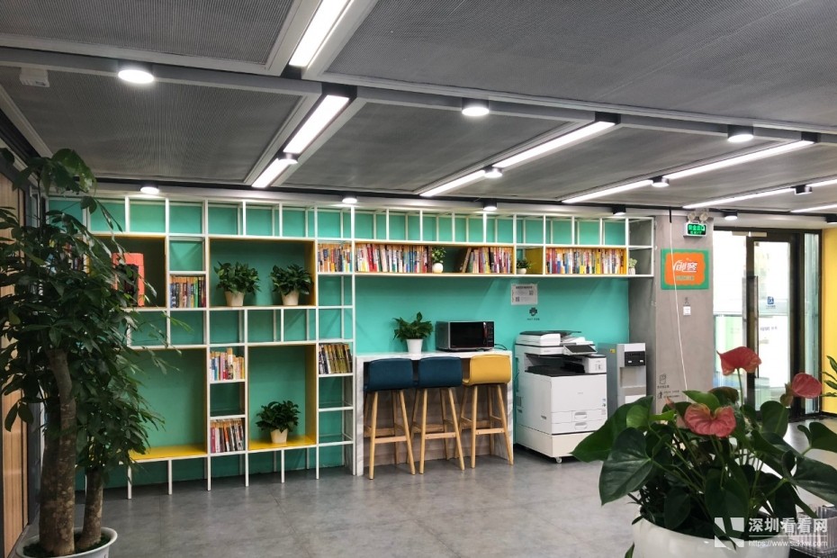 龙岗孵化基地办公室1080每月可提供红本申请补贴带家私