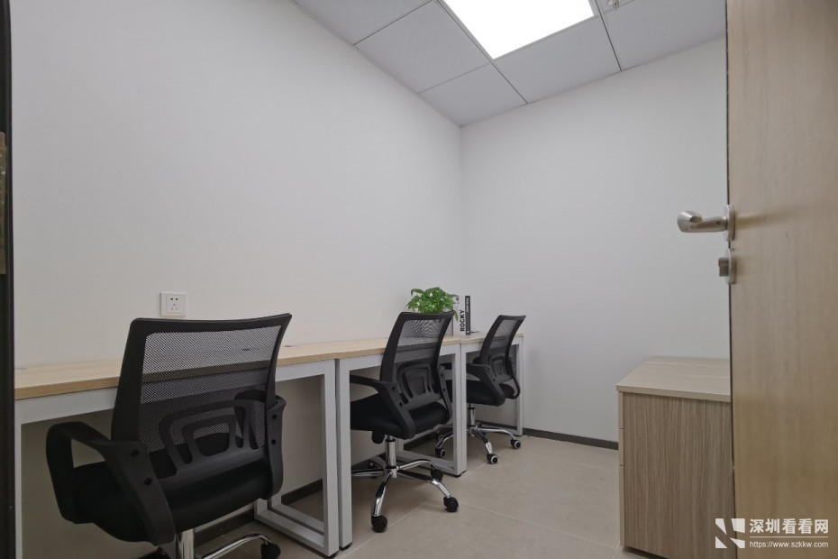 龙岗华南城精装办公室直租可开户变更解锁异常