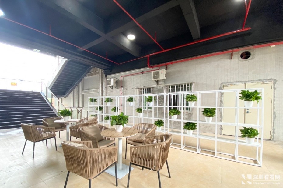 龙岗华南城精装办公室直租可开户变更解锁异常