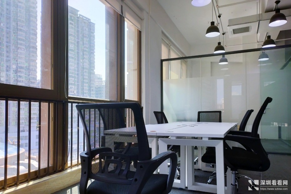 南山前海发展机会区域带家私精装办公室直租拎包即可办公
