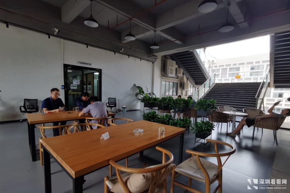 龙岗禾花地铁口C出口红本办公室出租