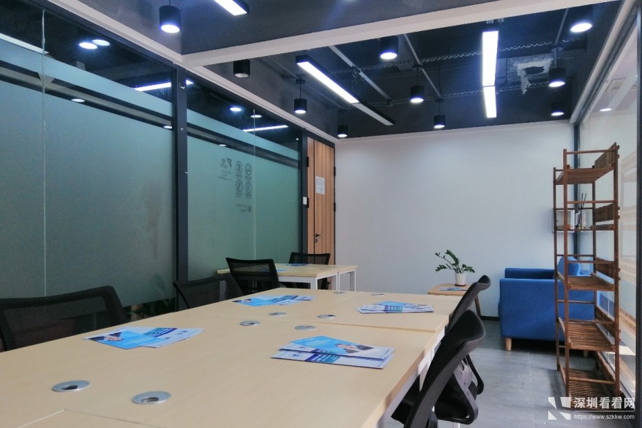 布吉1983创意小镇精装拎包入驻办公室月租980元