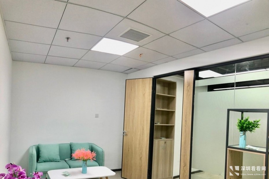 创业者请看宝安港隆城办公室出租免杂费1280元