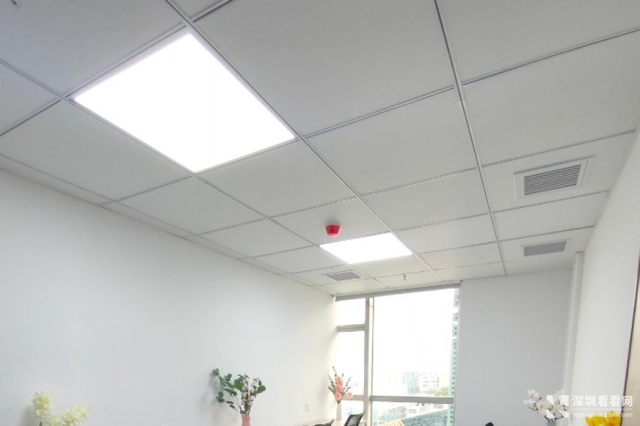 创业的小团队个人办公独立工作室写字楼办公室拎包办公