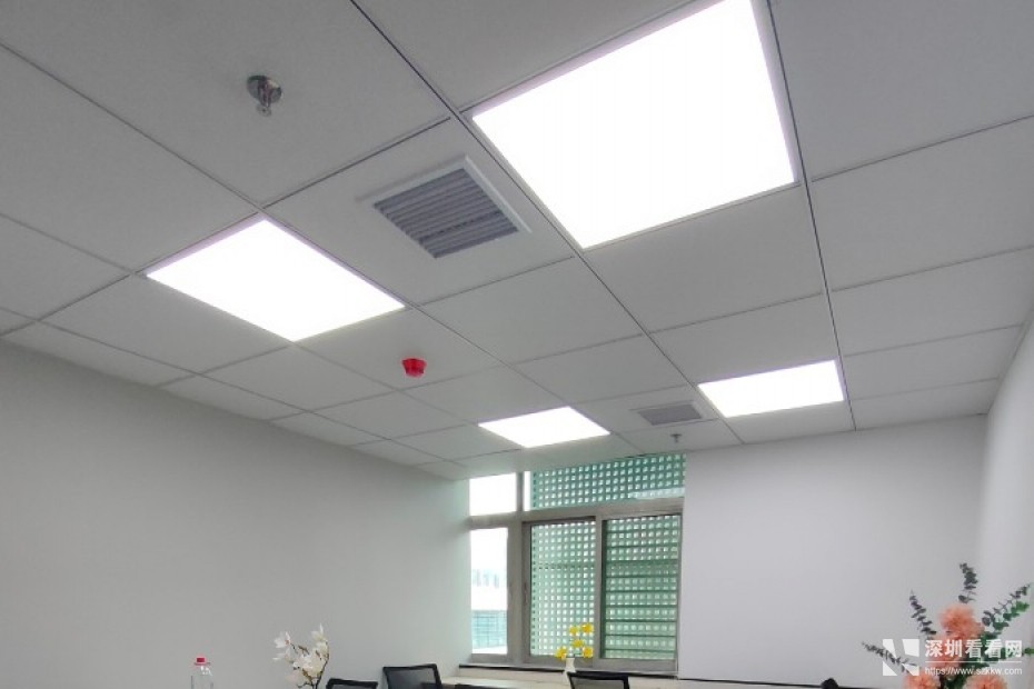 创业的小团队个人办公独立工作室写字楼办公室拎包办公